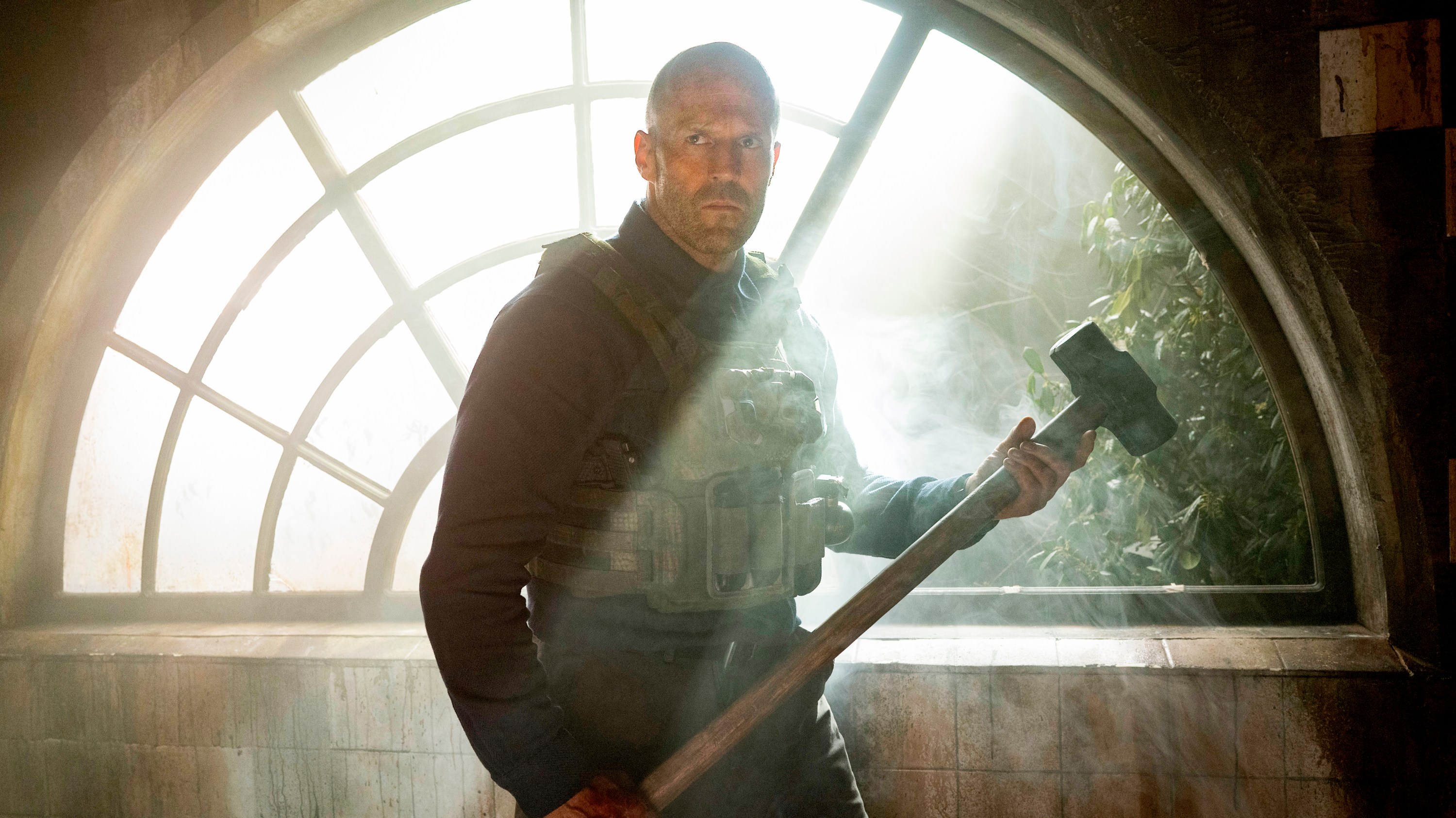 Jason Statham as Levon Cade in director David Ayer's A WORKING MAN. 

An Amazon MGM Studios film.

Photo Credit: Dan Smith

© 2025 Amazon Content Services LLC. All Rights Reserved.