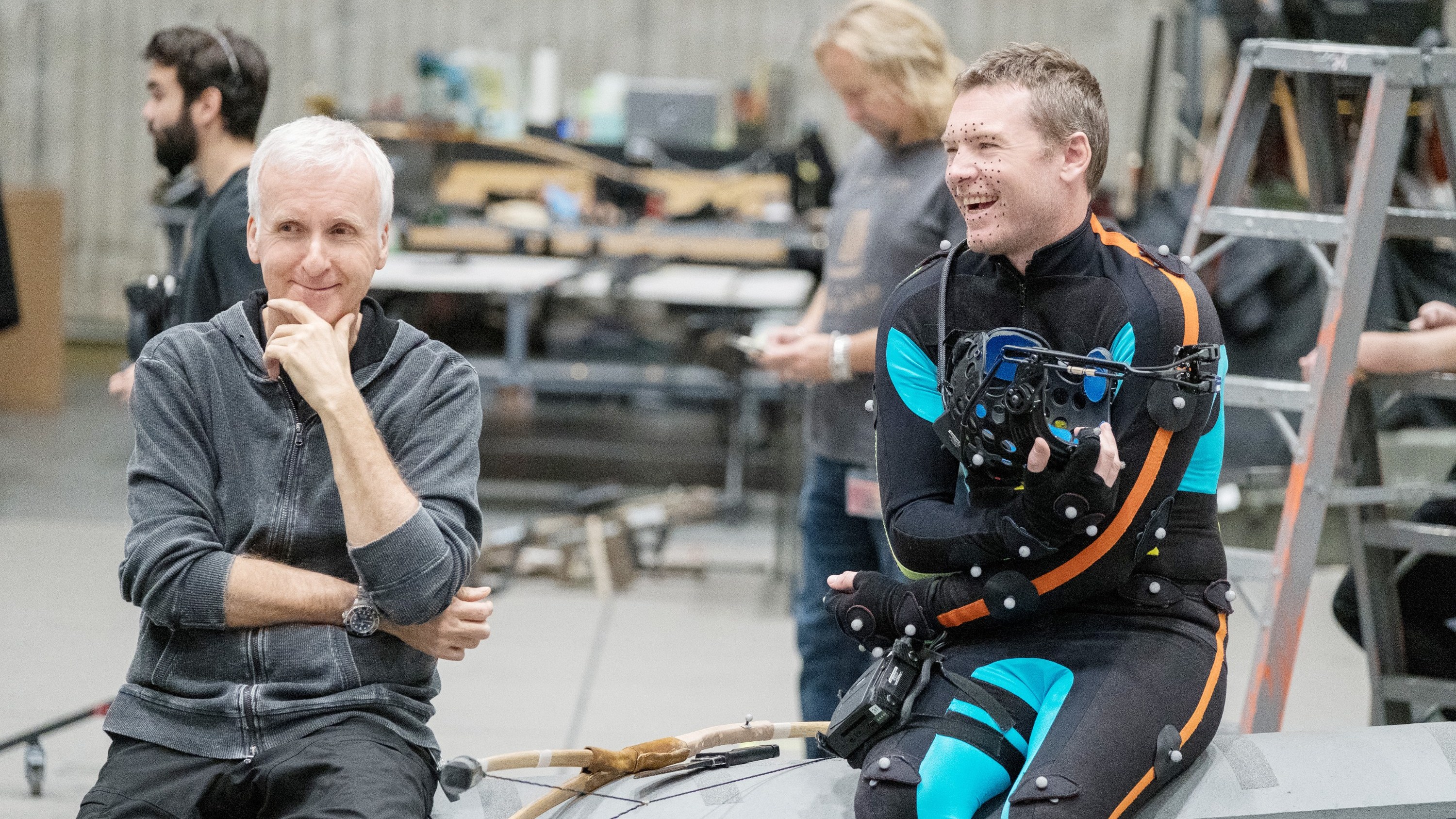 AVATAR: THE WAY OF WATER, (aka AVATAR 2), Director James Cameron, Sam Worthington, on set, 2022. ph: Mark Fellman /© Walt Disney Studios Motion Pictures / Courtesy Everett Collection