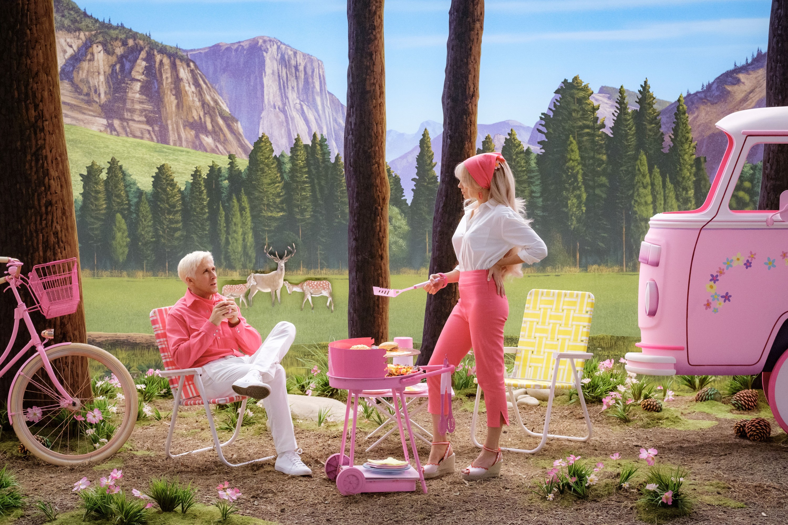 BARBIE, from left: Ryan Gosling, Margot Robbie, 2023. ph: Jaap Buitendijk / © Warner Bos. / Courtesy Everett Collection